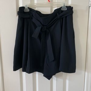 Uniqlo black flowy shorts